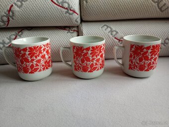 3x retro hrnek vzor "jetel", červený - 3