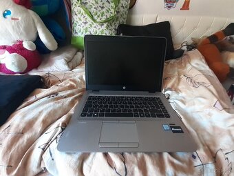 2x Notebooky: Lenovo ThinkPad a HP elitebook - 3