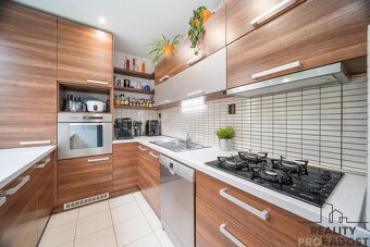 Prodej bytu 4+1, 86 m2, 1. NP, panel, Olomouc - Nové Sady, u - 3