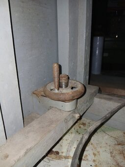 Prodám   stolní spodní frézku - 3