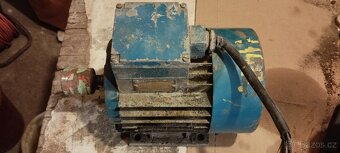 Motor 0,75 kW z čerladla - 3
