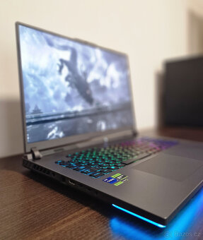Asus ROG Strix G18 + Dárky - 3
