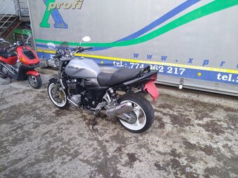 Suzuki GSX 1400 - 3