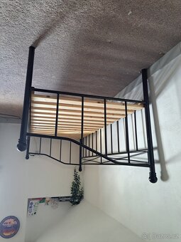Kovová postel 90x200 + rošt z masivu - 3