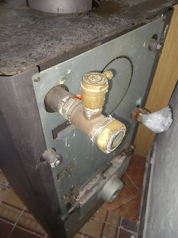 Kamna s teplovodním výměníkem - 3