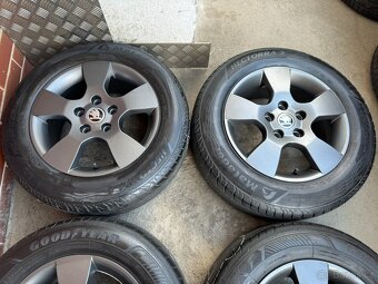 Alu 15" 5x112 Škoda HELIOS Atracit pneu 80% TOP, O2 - 3