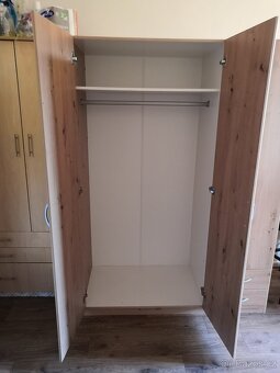 Šatní skříň - 3