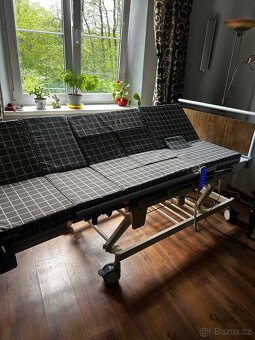 Zdravotní elektrická polohovací postel - 3