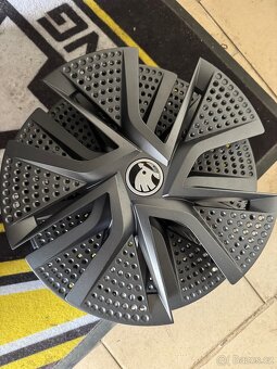 16" Alu kola s Aero kryty originál Fabia IV - 3