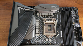MSI MPG Z490 GAMING CARBON WIFI - 3