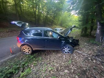Ford Kuga-nabourané - 3