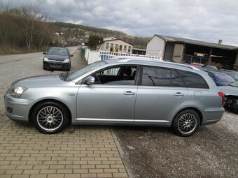 Toyota Avensis 2,2 130KW - 3