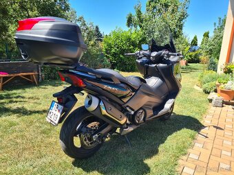 Yamaha T MAX 530, 2020, edice Black MAX - 3
