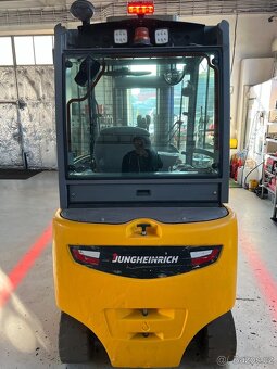 Jungheinrich EFG 425 AKU vysokozdvižný vozík Topení r.v 2020 - 3