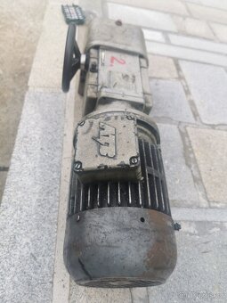 Motor s převodovkou a variátorem č.2 - 3