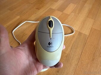 Mix starého příslušenství k pc - 3