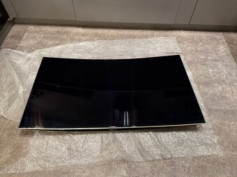 Samsung 55” (138 cm) 4K Zakřivená SUHD Smart TV - 3
