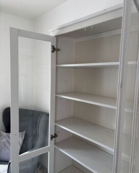 VITRÍNA IKEA HEMNES - 3