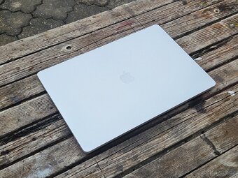 MacBook Pro 16" 2019 i7, 16GB RAM, 500GB SSD - 3