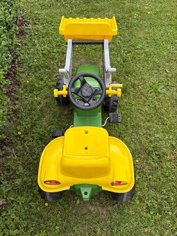 Šlapací traktůrek John Deere - 3
