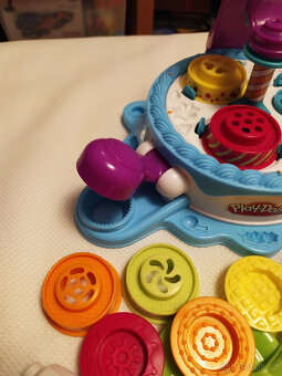 Play doh výroba dortů - 3