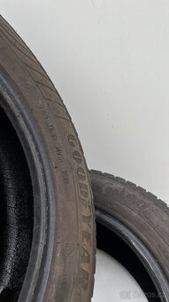 2x - zimní pneu - 215/55 R17 94V - GOODYEAR - 5mm - 3