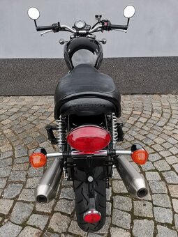 Triumph Bonneville - 3