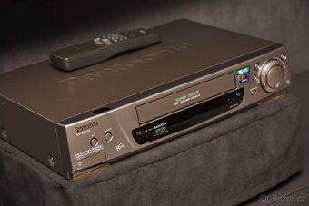 PANASONIC NV-HD 687 - 3