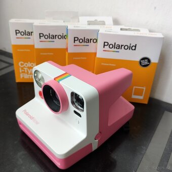 Polaroid Now růžový + 36 papírů - 3