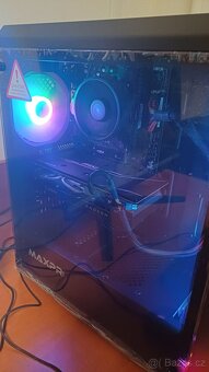 Herní PC s Ryzen 7 3700X, RX 5700 XT a zárukou - 3