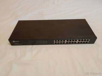 Gigabit Switch 24P TP-Link TL-SG1024 & NEW 8P D-Link DGS-108 - 3