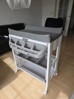 Přebalovací stůl s vaničkou - 3