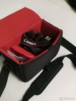 Canon EOS 2000D - 3