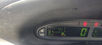 Prodám Xsara Picasso 1,8 benzín r.v.2003 - 3
