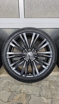 Zimní Alu kola Canopus, Škoda Superb 3, 5x112 r19 - 3