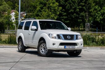 Nissan Pathfinder 2.5 dCi SE - 3