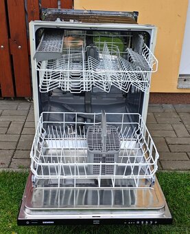 Vestavná myčka nádobí Siemens SE64E334EU - 3