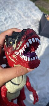Velký dinosaurus - 3