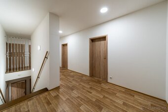 Prostorný pokoj pro pár nebo dvě dívky  — Praha 9, Prosek - 3