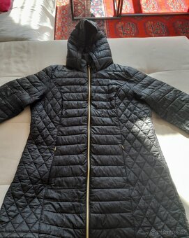 Dámská černá bunda s kapucí - 3