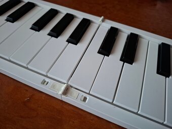 Prodám digitální piano - složitelné, 49 standardních kláves - 3