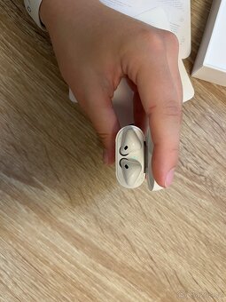 Apple Airpods 2019 - 3