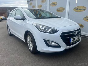 Prodám Hyundai i30 1.6 CRDi Weekend kombi - 3