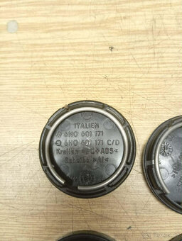 4 X STŘEDOVÉ POKLIČKY ORIGINÁL VW - 3