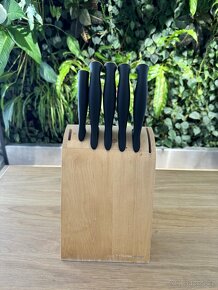 Fiskars dřevěný blok na 7 nožů - 3