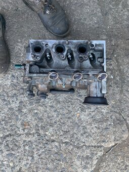 Prodám hlavu motoru 1,2 HTP ,6v - 3