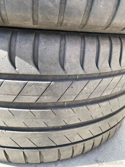 Pneu Michelin 295/35 r21 - 3