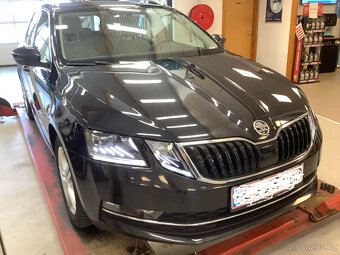 Š.Octavia 1.6TDi 85kw DSG STYLE po 1.majiteli - 3