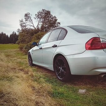 BMW 320i - 3
