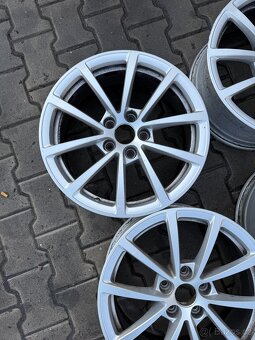 Alu Audi 5x112r17 7,5J ET 36 - 3